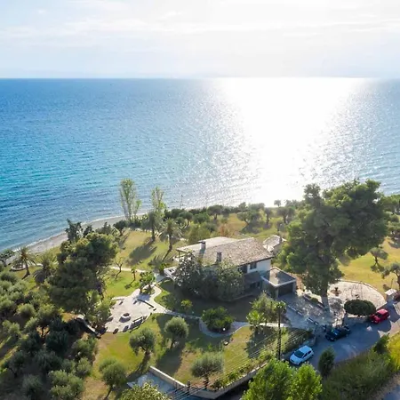 Malt Beachfront Villa *